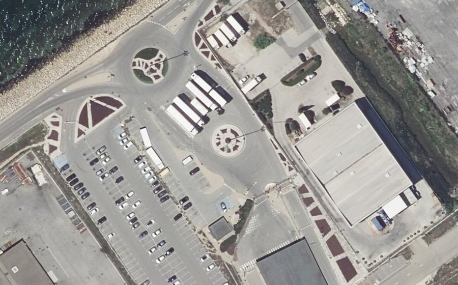 Vue aérienne du Rond-point anonyme n°1161697491