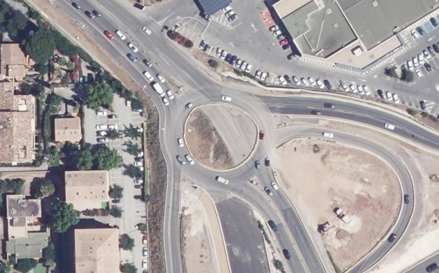Vue aérienne du Rond-point anonyme n°1161761309
