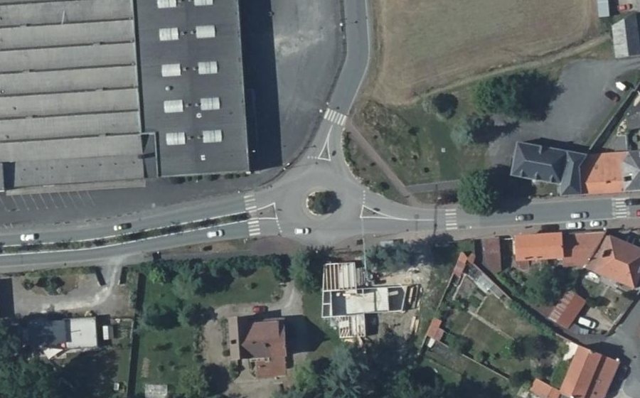Vue aérienne du Rond-point anonyme n°1162024133
