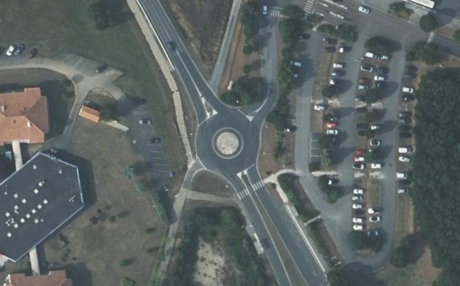 Vue aérienne du Rond-point anonyme n°1162057705