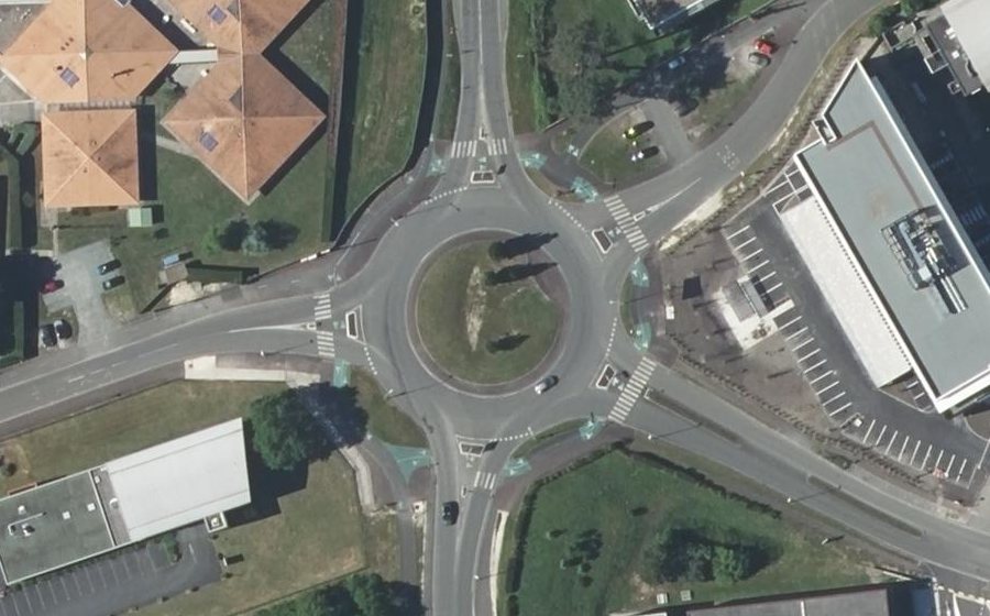 Vue aérienne du Rond-point anonyme n°1162433317