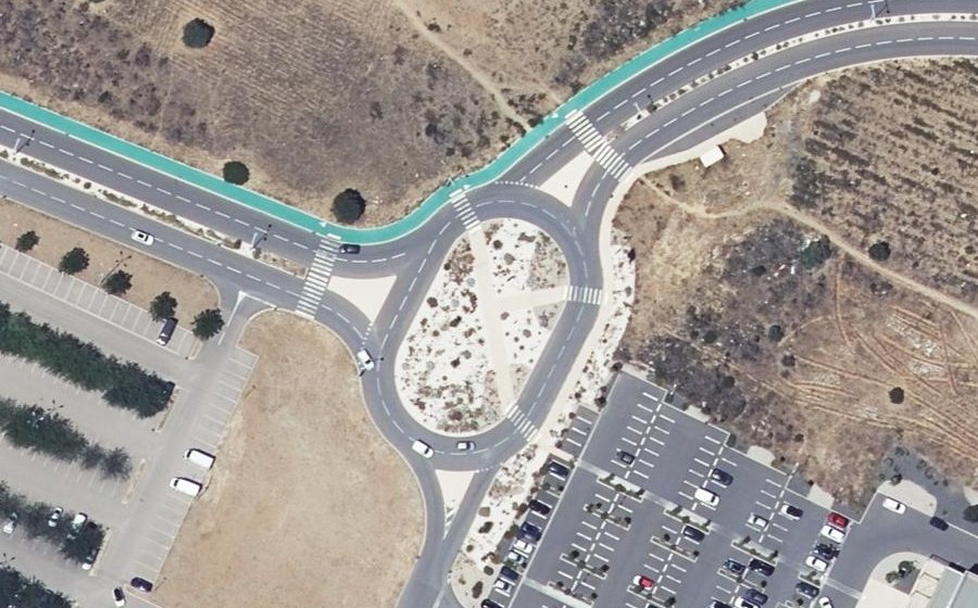 Vue aérienne du Rond-point anonyme n°1162439742