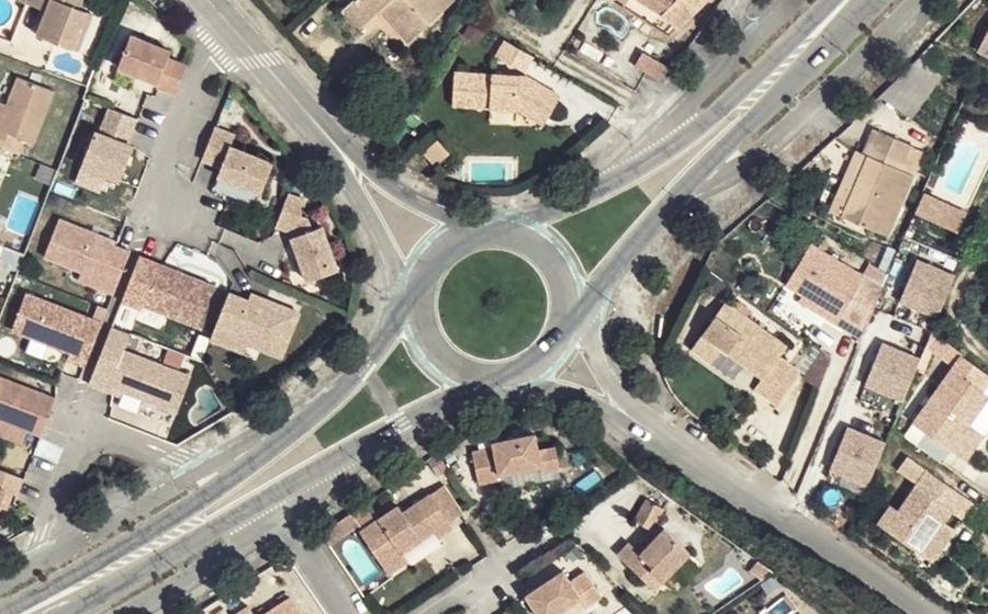 Vue aérienne du Rond-point anonyme n°1162508107