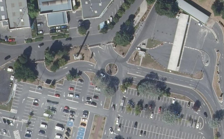 Vue aérienne du Rond-point anonyme n°116295399