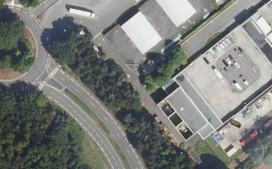Vue aérienne du Rond-point anonyme n°116355446