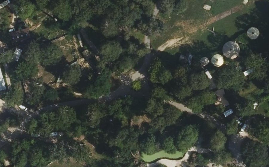 Vue aérienne du Rond-point anonyme n°1163963337