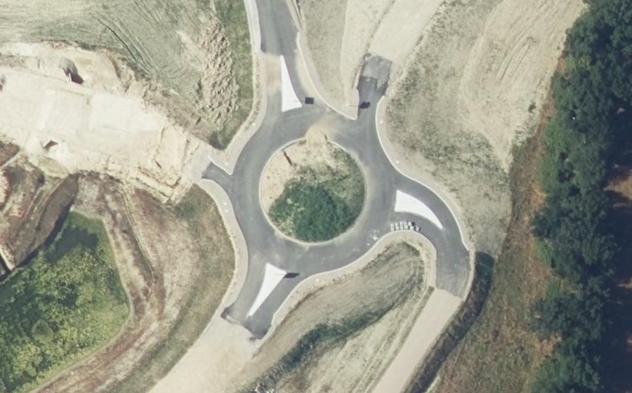 Vue aérienne du Rond-point anonyme n°1164047049