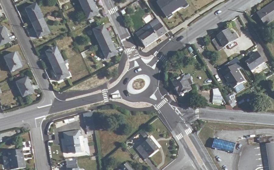 Vue aérienne du Rond-point anonyme n°1164164675