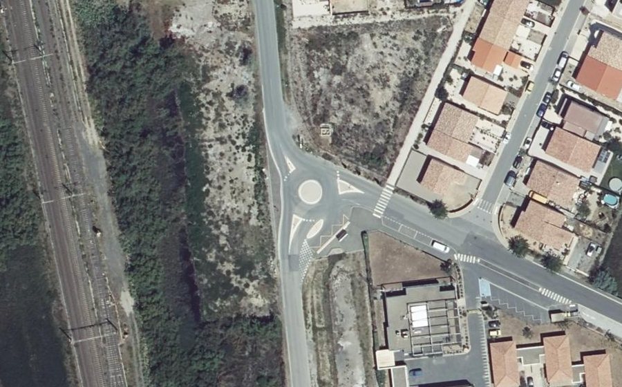 Vue aérienne du Rond-point anonyme n°1164190675