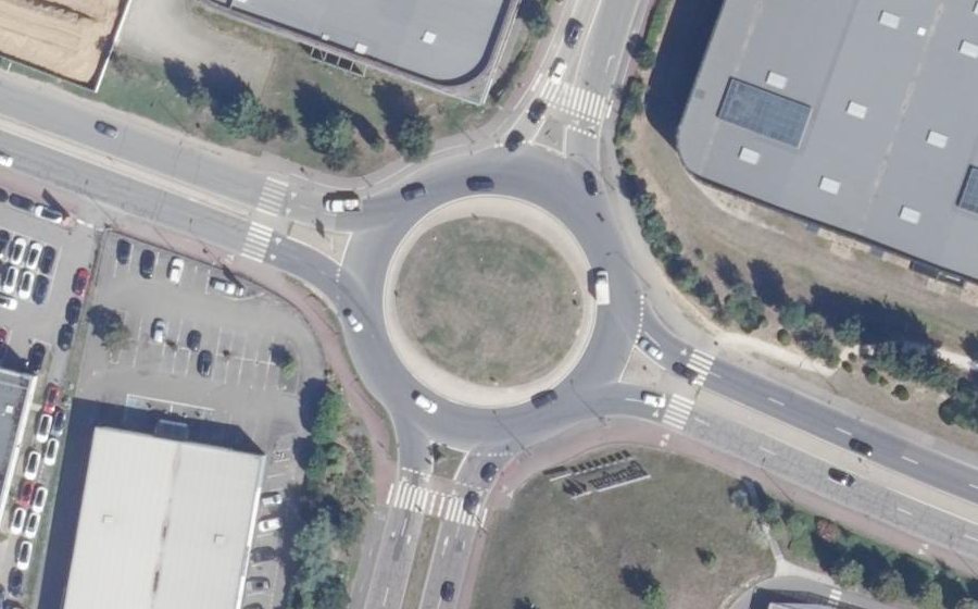 Vue aérienne du Rond-point anonyme n°1164201934