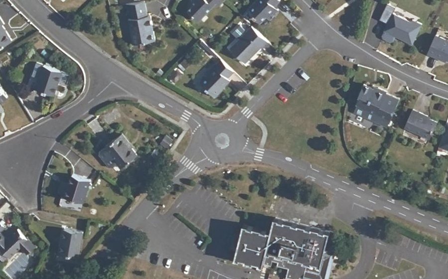 Vue aérienne du Rond-point anonyme n°1164216423