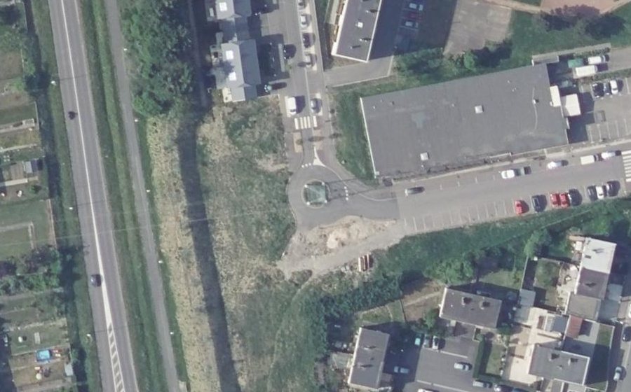 Vue aérienne du Rond-point anonyme n°1164243340