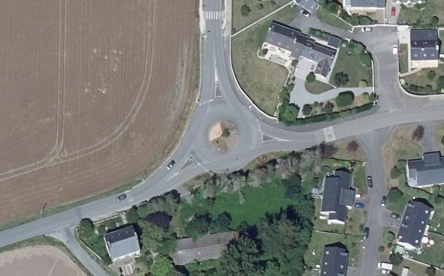 Vue aérienne du Rond-point anonyme n°1164249248
