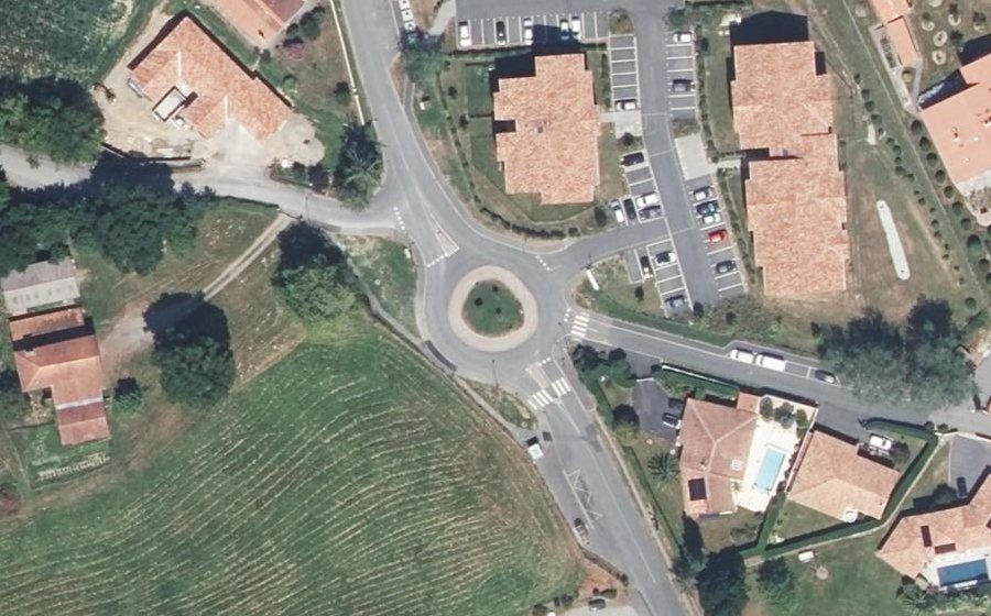 Vue aérienne du Rond-point anonyme n°1164345967