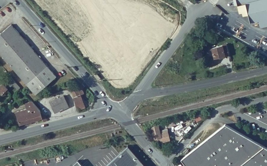 Vue aérienne du Rond-point anonyme n°1164634680