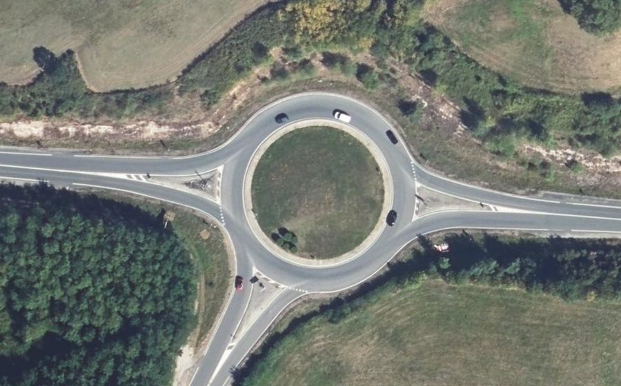 Vue aérienne du Rond-point anonyme n°116472976