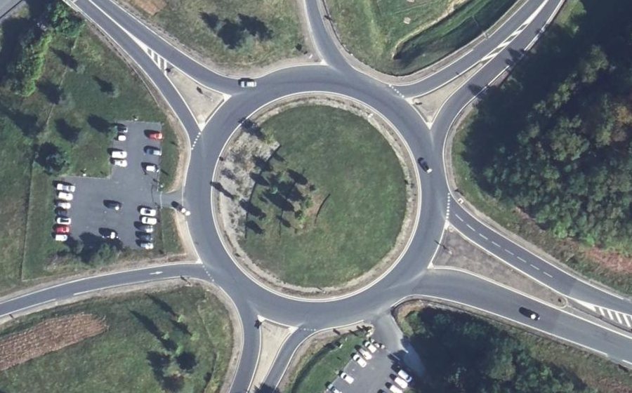 Vue aérienne du Rond-point anonyme n°116472977