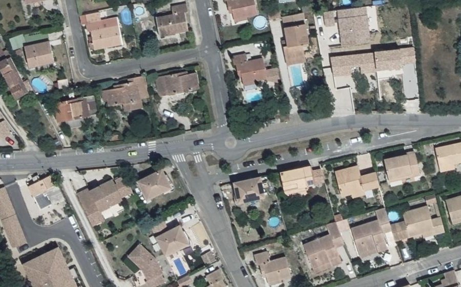 Vue aérienne du Rond-point anonyme n°116488802