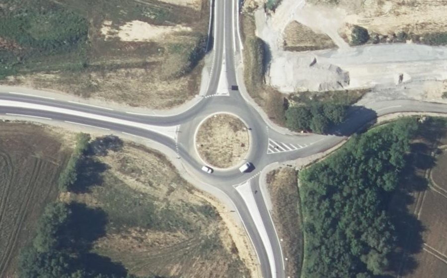 Vue aérienne du Rond-point anonyme n°1164989531