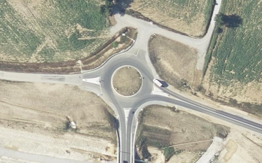Vue aérienne du Rond-point anonyme n°1164989532