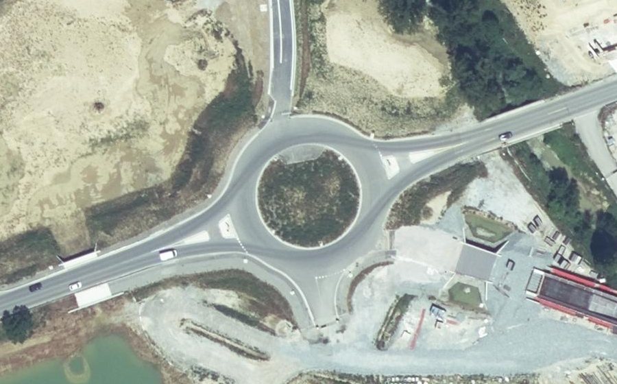 Vue aérienne du Rond-point anonyme n°1164989560