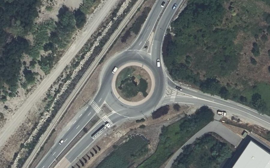 Vue aérienne du Rond-point anonyme n°116540974