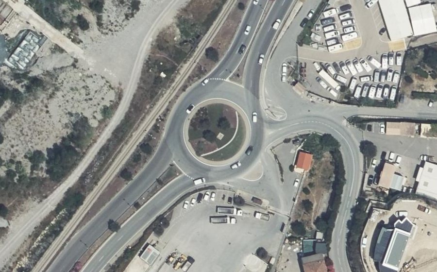 Vue aérienne du Rond-point anonyme n°116540994