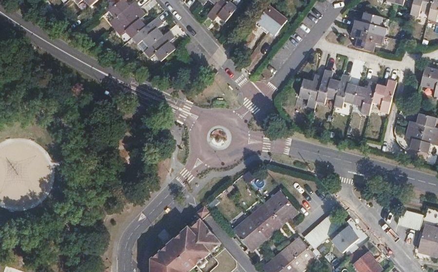 Vue aérienne du Rond-point anonyme n°1165597068