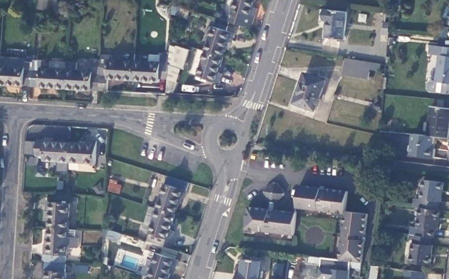 Vue aérienne du Rond-point anonyme n°1165633073