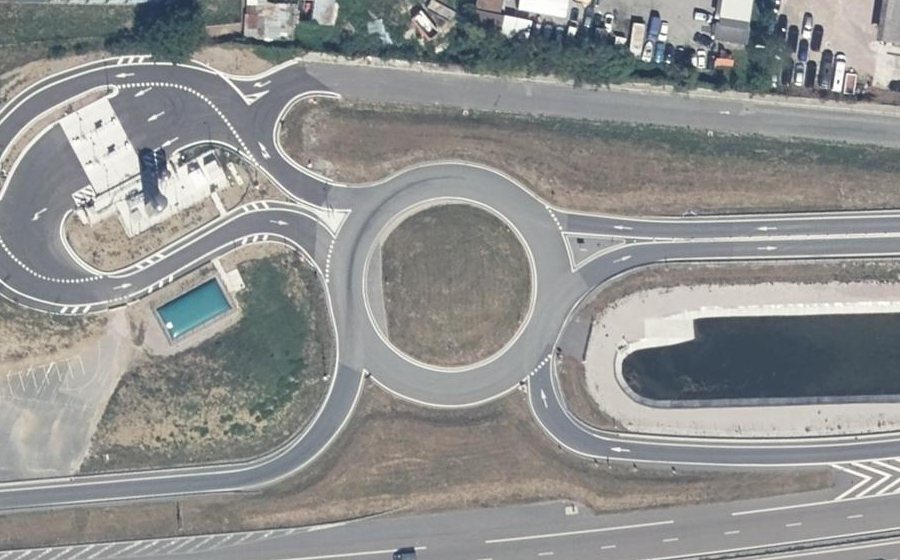 Vue aérienne du Rond-point anonyme n°1165962901