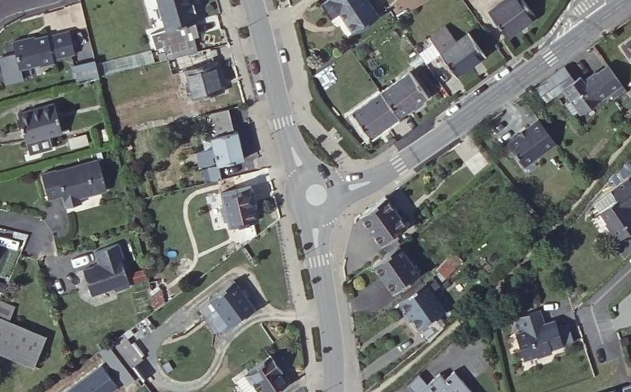 Vue aérienne du Rond-point anonyme n°1166052866