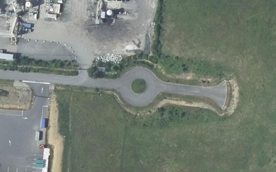 Vue aérienne du Rond-point anonyme n°1166303136
