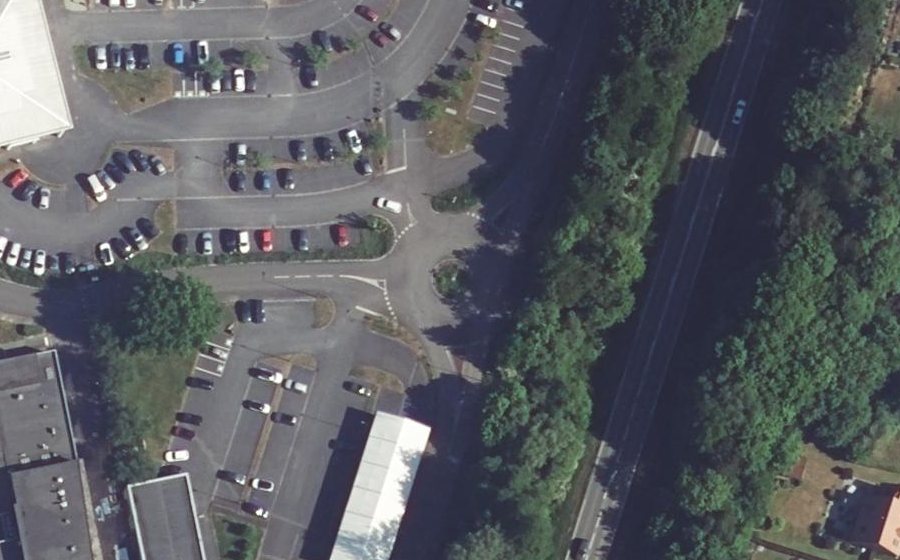 Vue aérienne du Rond-point anonyme n°116634689
