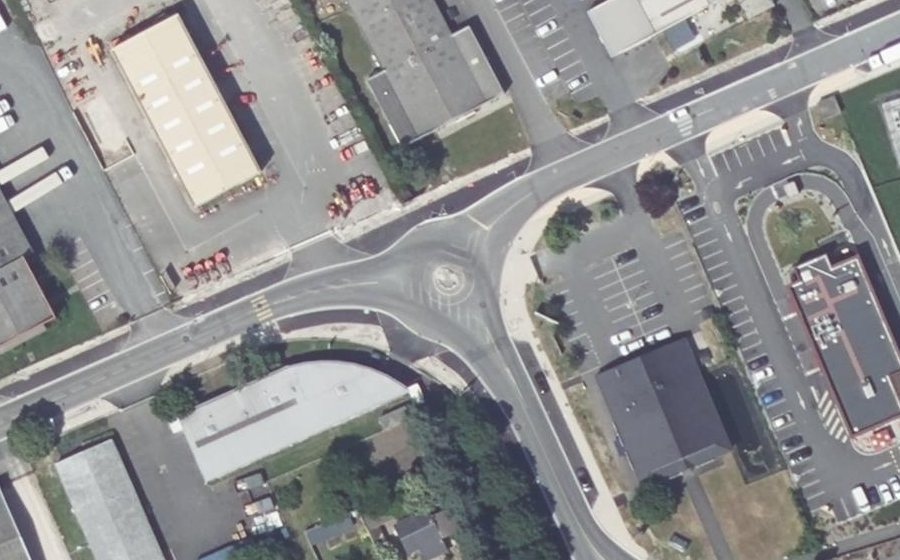 Vue aérienne du Rond-point anonyme n°1167314987