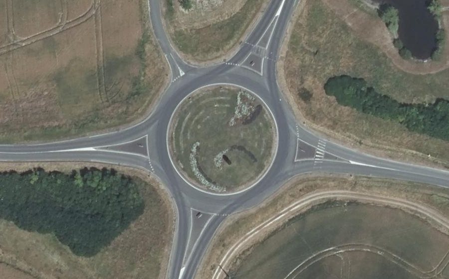 Vue aérienne du Rond-point anonyme n°116795311