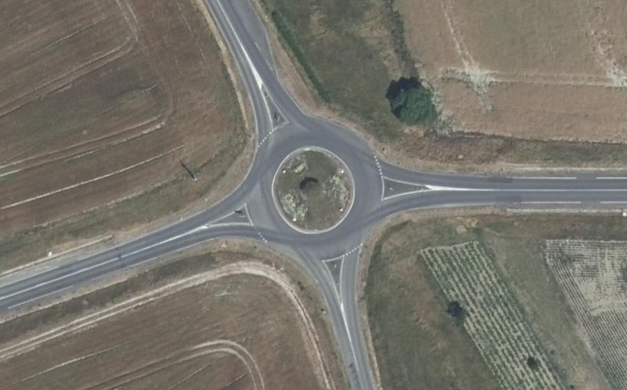 Vue aérienne du Rond-point anonyme n°116795312