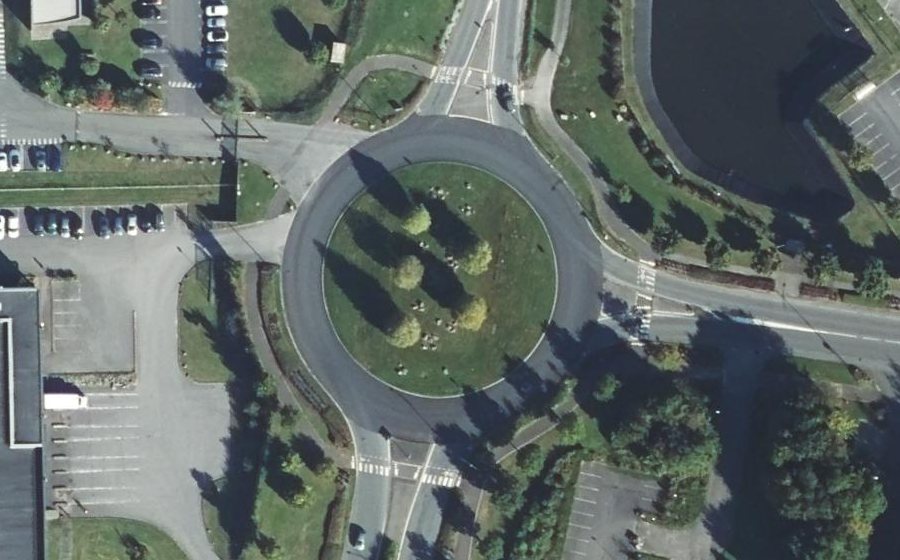 Vue aérienne du Rond-point anonyme n°116820807