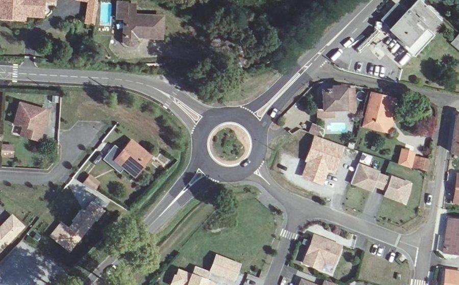 Vue aérienne du Rond-point anonyme n°1168780978