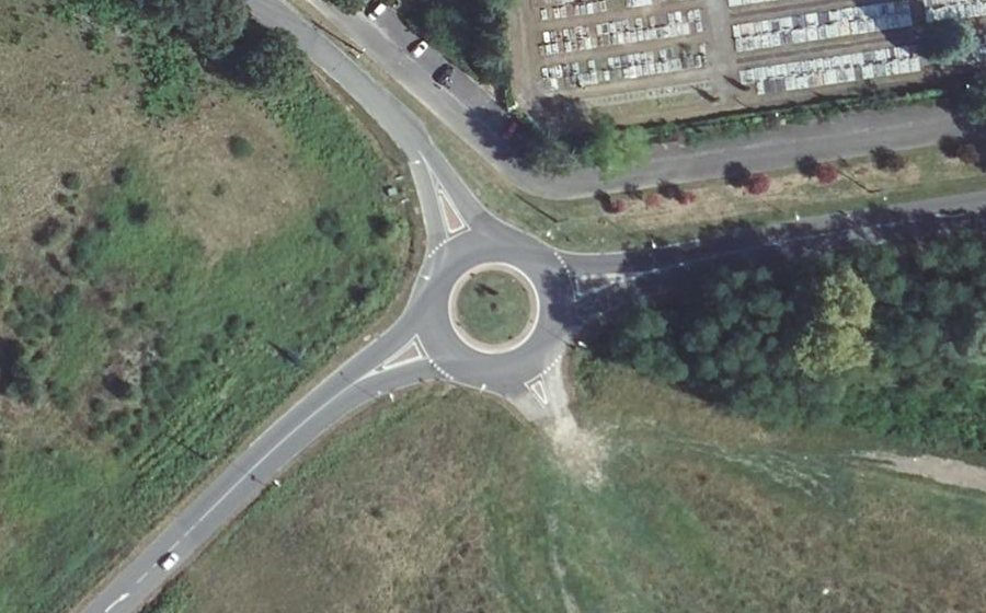 Vue aérienne du Rond-point anonyme n°1168782071