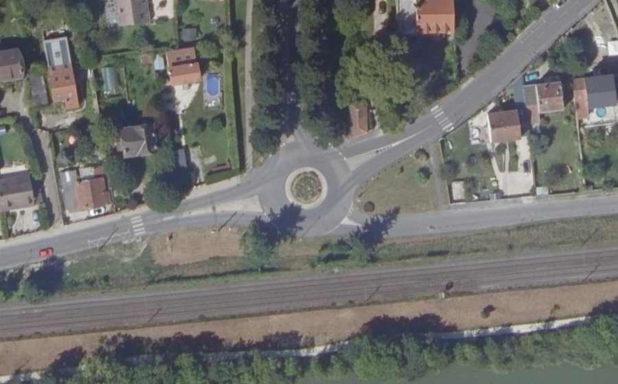 Vue aérienne du Rond-point anonyme n°1168982838