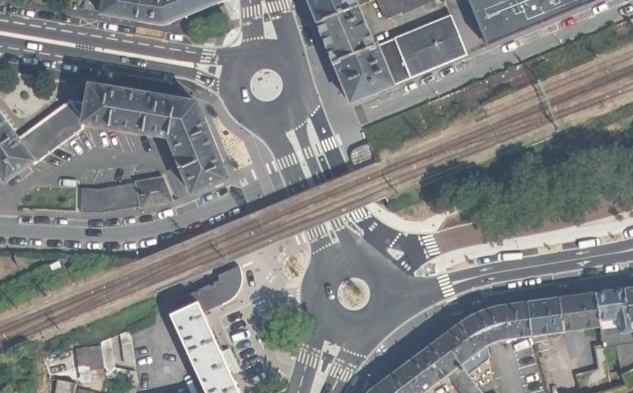 Vue aérienne du Rond-point anonyme n°1169332117
