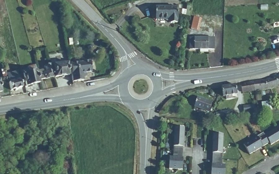 Vue aérienne du Rond-point anonyme n°116953881