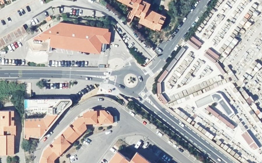 Vue aérienne du Rond-point anonyme n°116981022