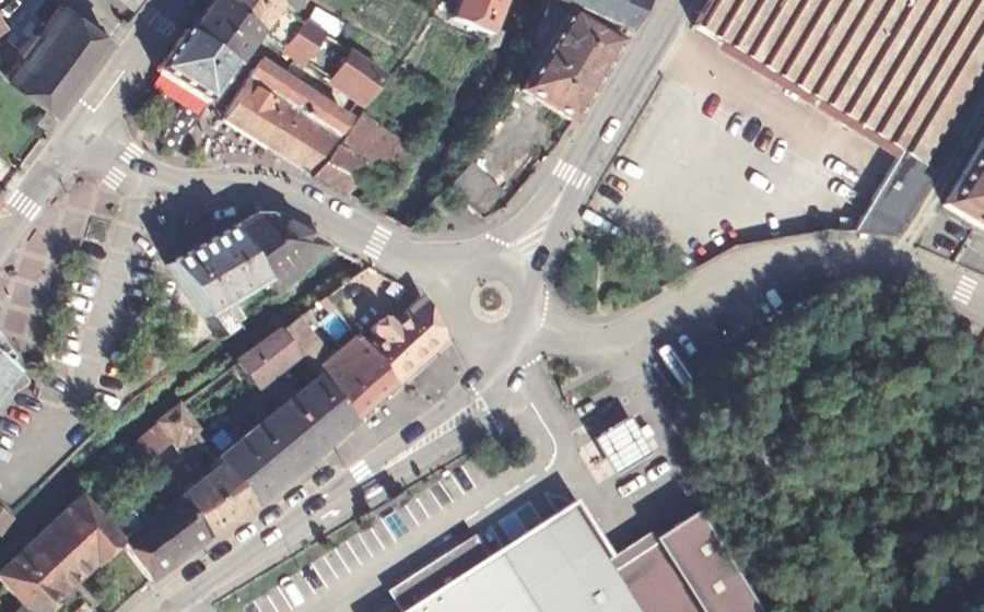 Vue aérienne du Rond-point anonyme n°117051115