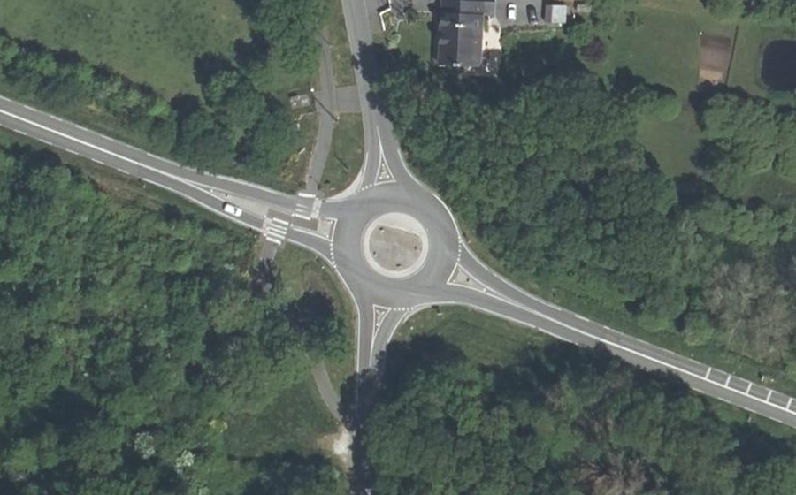 Vue aérienne du Rond-point anonyme n°1170872480