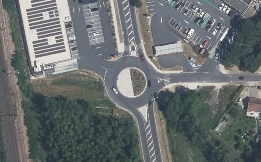 Vue aérienne du Rond-point anonyme n°1170953197