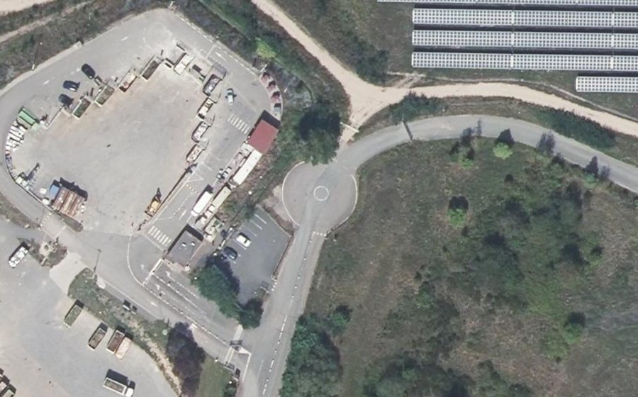 Vue aérienne du Rond-point anonyme n°1170997395