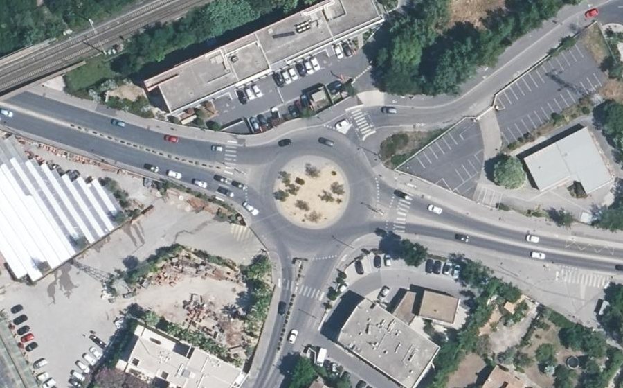 Vue aérienne du Rond-point anonyme n°117100479