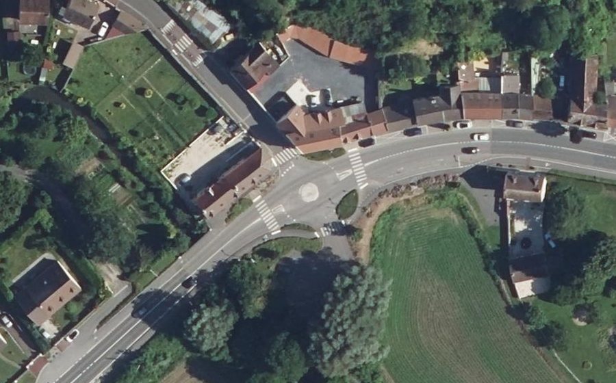 Vue aérienne du Rond-point anonyme n°1171089446