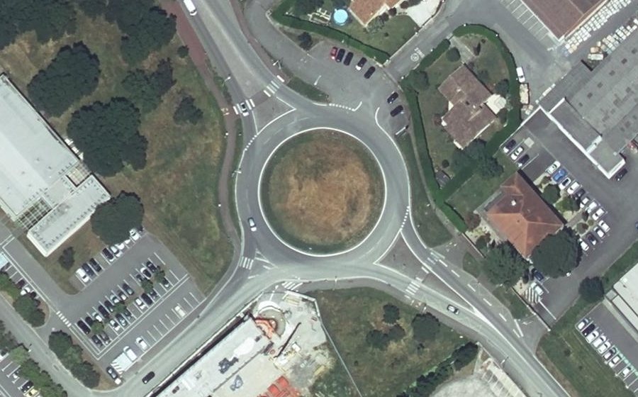 Vue aérienne du Rond-point anonyme n°1171225994
